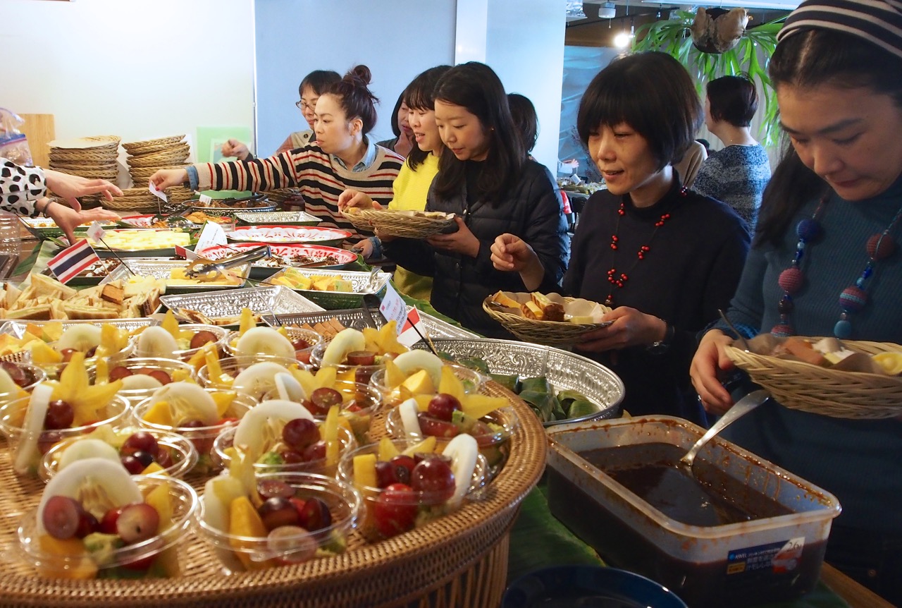 3月25日│アジア4か国食べ比べ！魅惑のおやつを開催しました - LAB